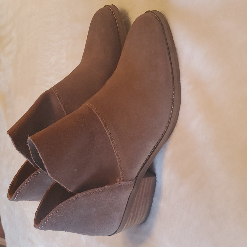 LUCKY BRAND Tan Suede ankle boots Great condition Size 36